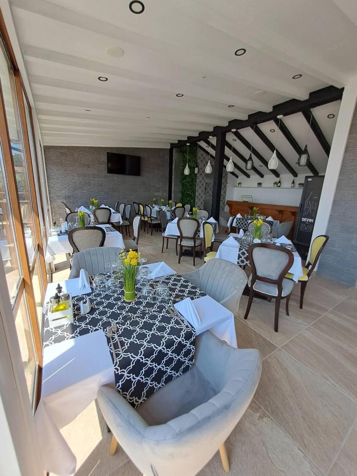 Vemara City Boutique Hotel-Free Parking Varna Exterior photo