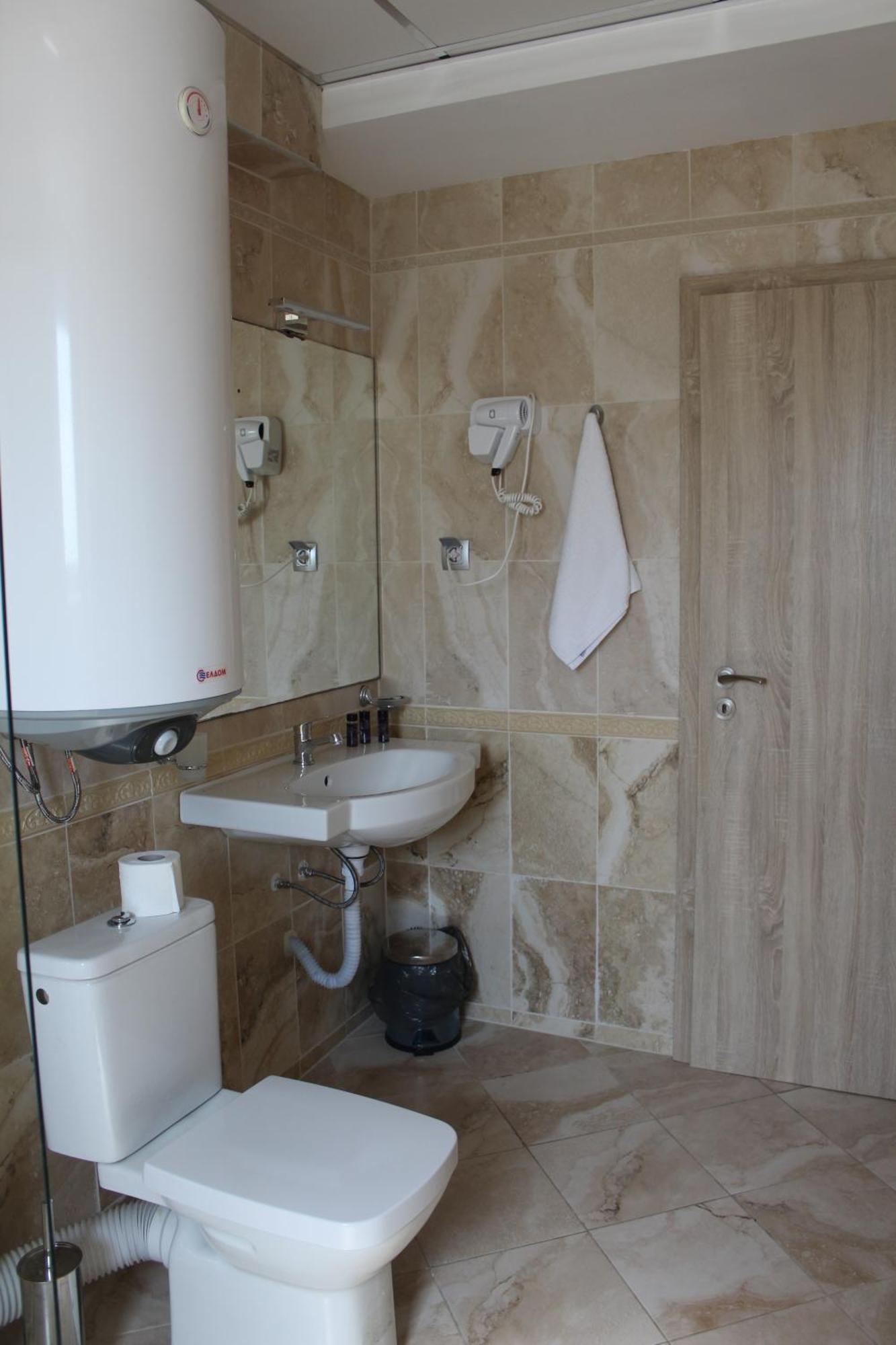 Vemara City Boutique Hotel-Free Parking Varna Exterior photo