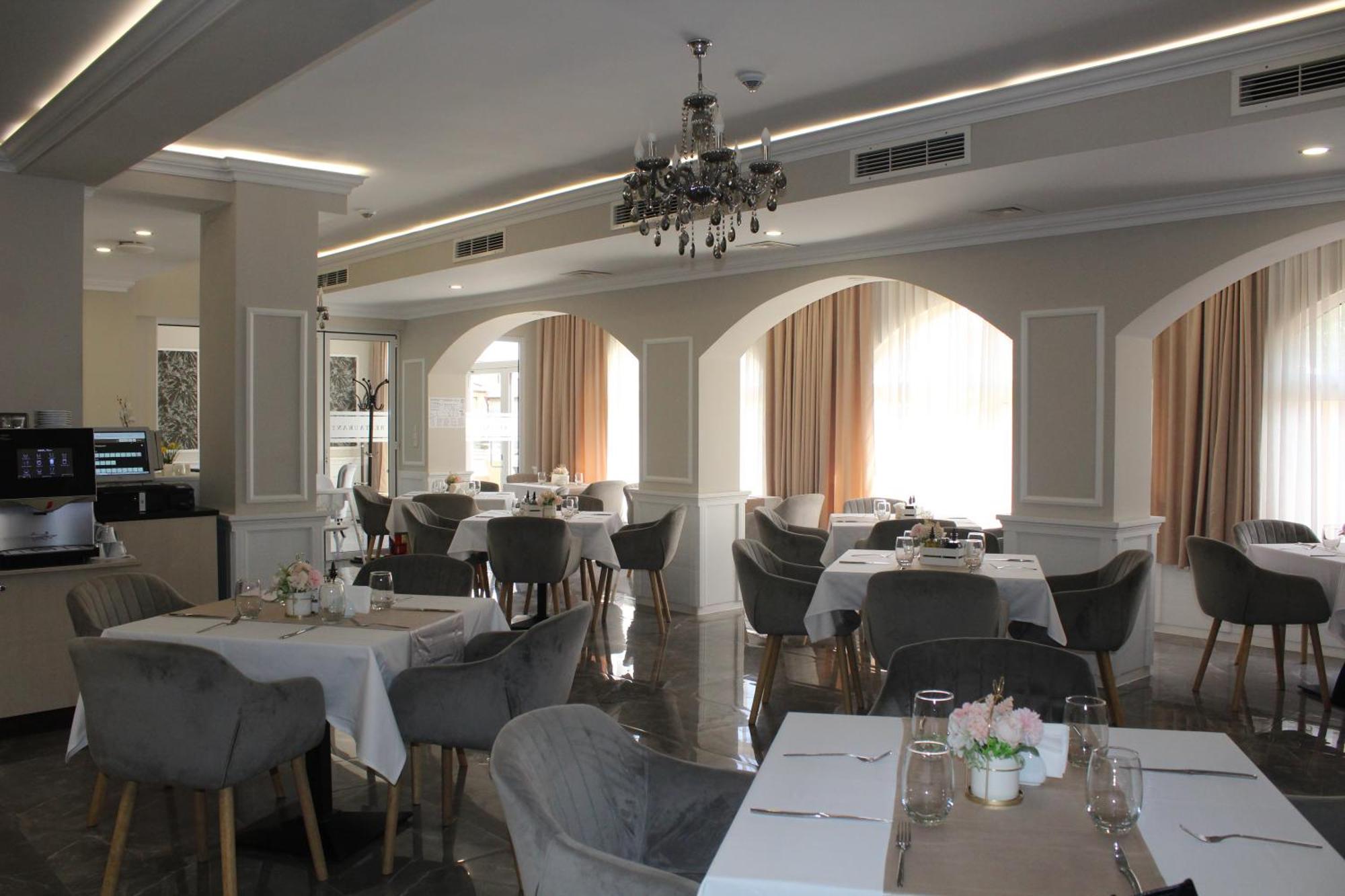 Vemara City Boutique Hotel-Free Parking Varna Exterior photo